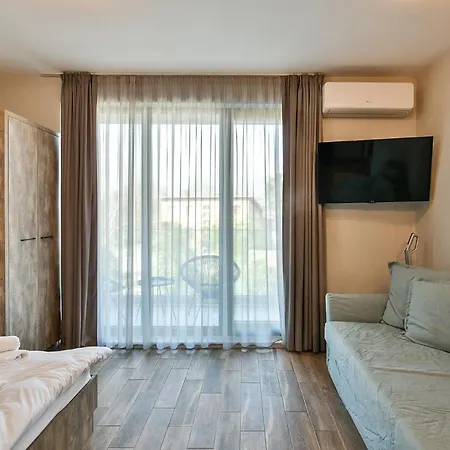 With Pool Apartament