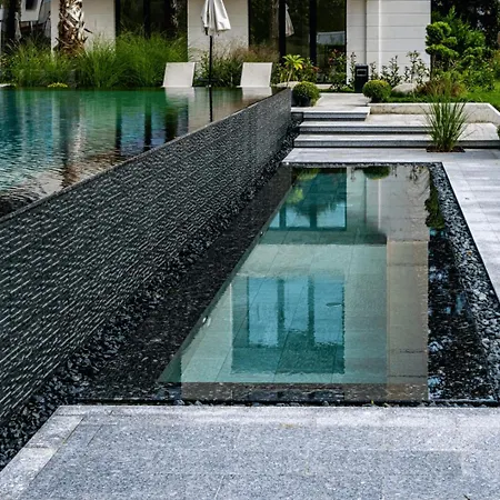 With Pool Apartament