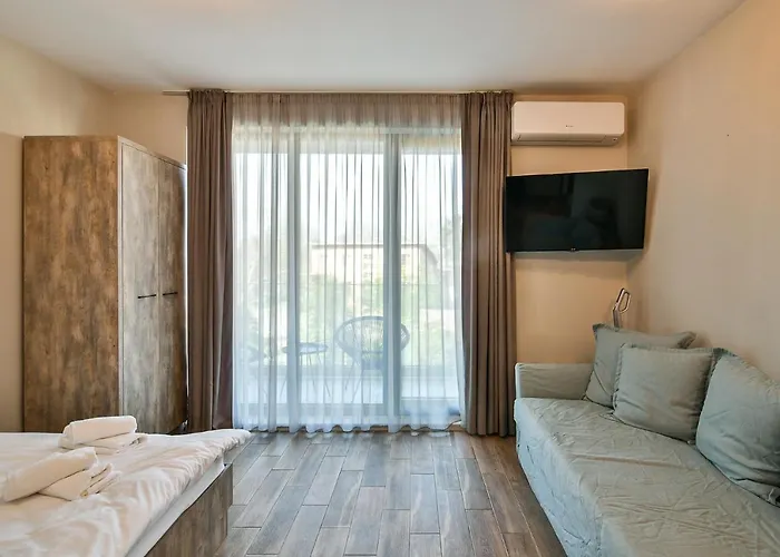 With Pool Apartament