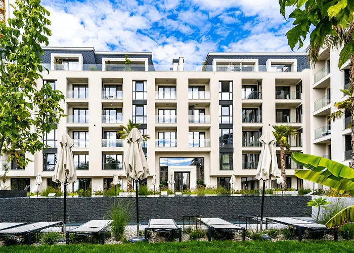 With Pool * Sweti Konstantin i Sweta Elena